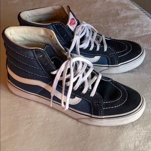 Vans size 7.5. Unisex. Worn twice!!